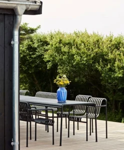 1 Palissade Bord , 2 Palissade Dining Armchair og 1 Palissade Bench
