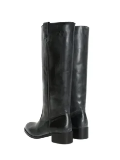 Ann Boots