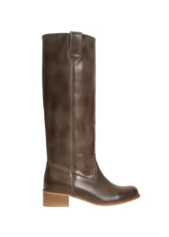 Ann Boots