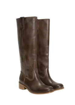 Ann Boots