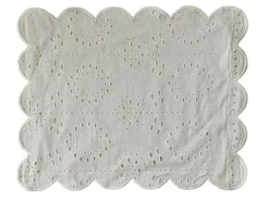 Embroidery anglaise placemats