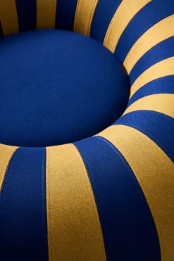 Float / By Mikkel Lang Mikkelsen