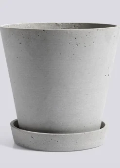 Flowerpot with saucer