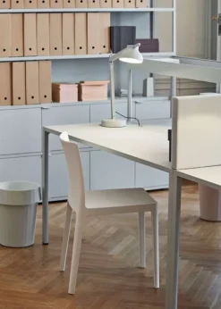 ÉLÉMENTAIRE Chair