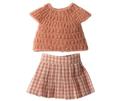 Strikket bluse og nederdel, Str. 3